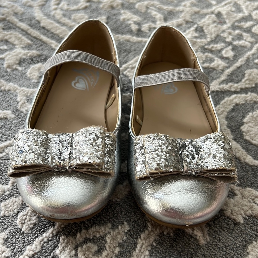 Children’s Place Silver Glitter Bow Mary Jane Shoes Toddler 9